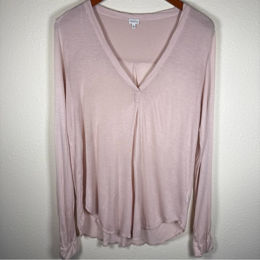 Babaton Long Sleeve Light Weight Light Pink V Neck Blouse Rayon S Oversized Long